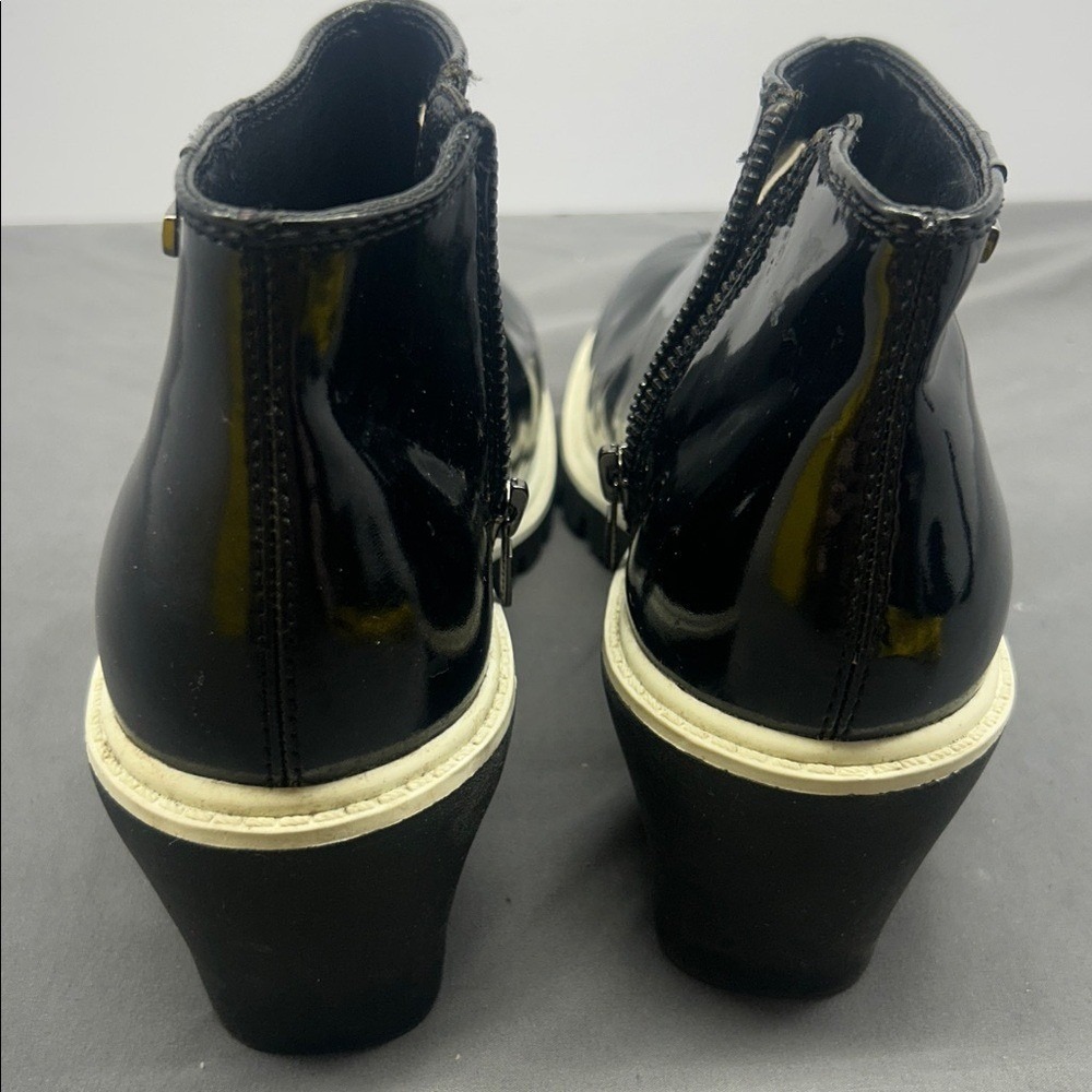 Lugz Womens Black Patent Leather‎ Wedge Ankle Boots Side Zip WFANP-060 Size 7.5